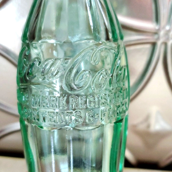 Vintage 1938-1951 CocaCola EMBOSSED Green Glass Bottle 6oz Collectible Retro - Picture 13 of 14